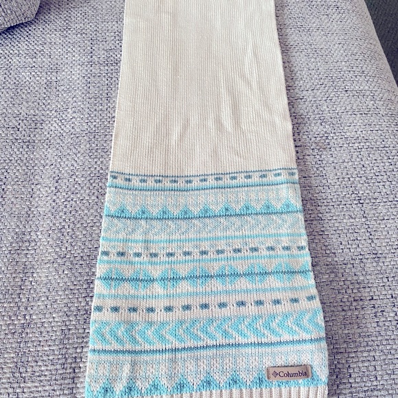 Columbia winter turquoise blue cream Pattern Scarf Approx 9x64” RN 69724 - Picture 4 of 5